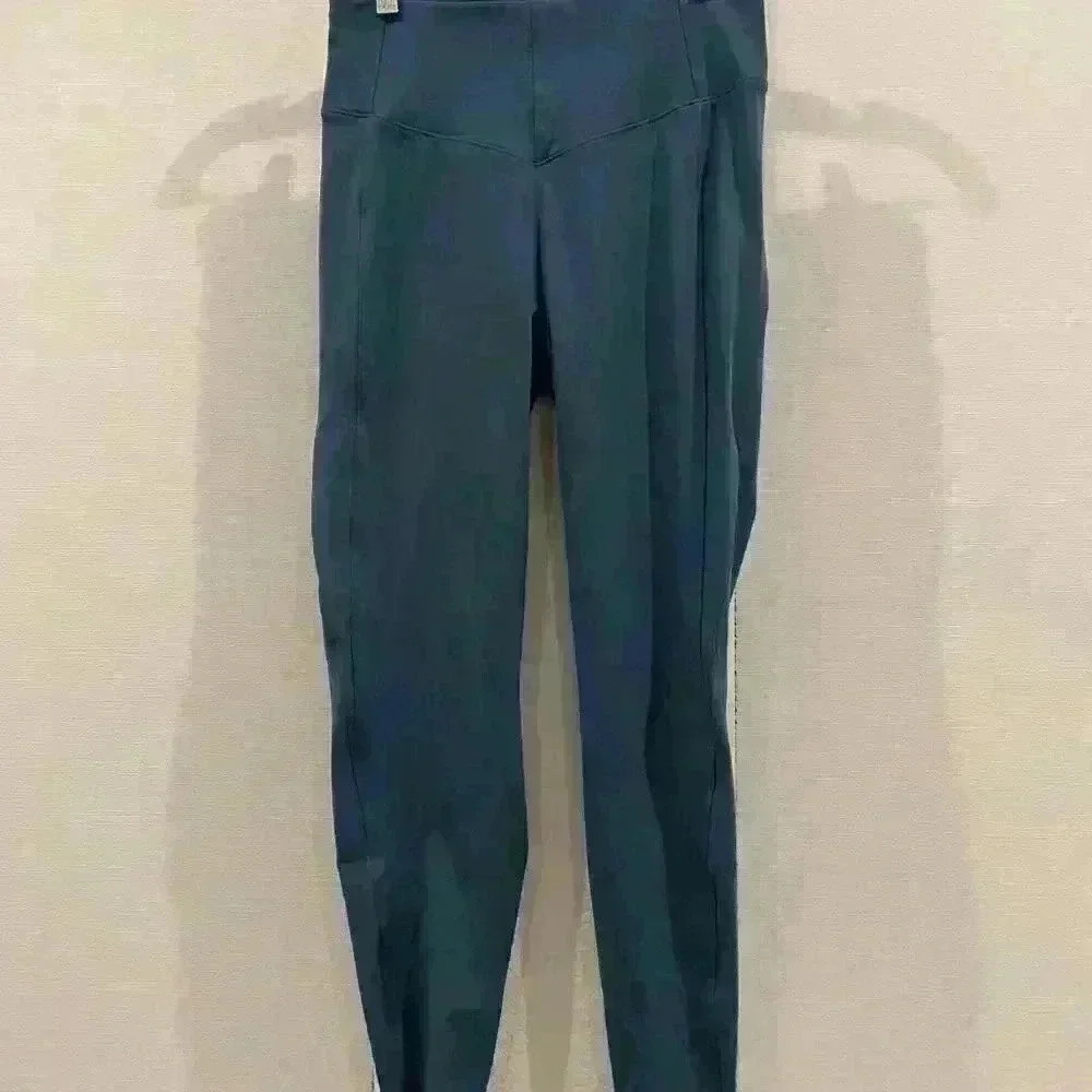 NWOT Le Ore Andria Stirrup Legging Sz M in pretty blue - Picture 7 of 7